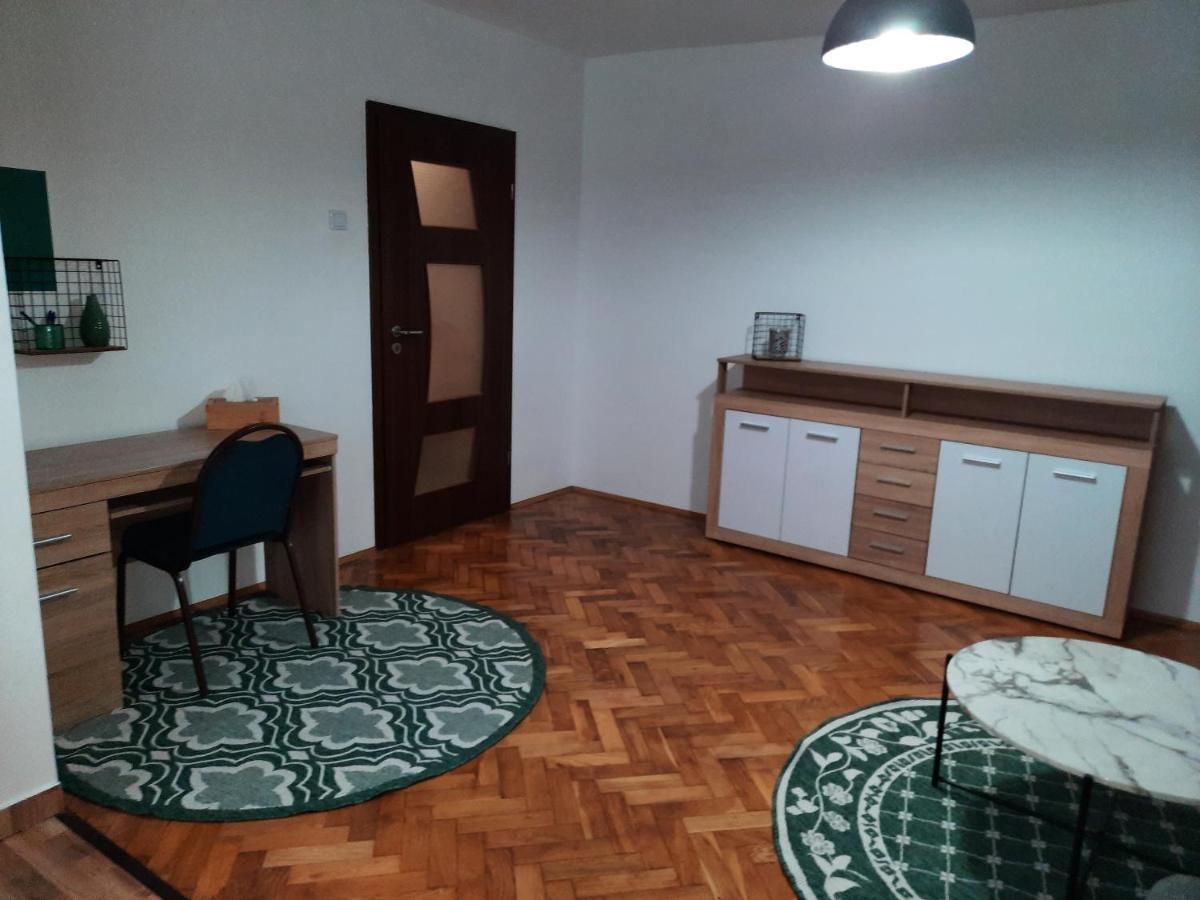 Cozy Three Rooms Apartment Kluż-Napoka Zewnętrze zdjęcie